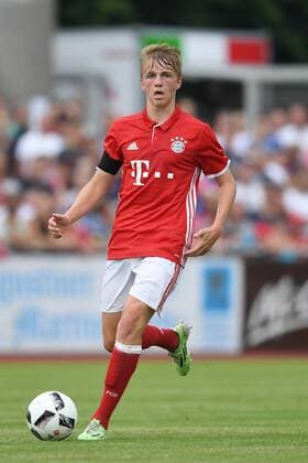 Felix GOETZE (Bayern Muenchen), Aktion,Einzelaktion, Einzelbild,Freisteller, Ganzkoerperaufnahme,ganze Figur. Fussball Testspiel: SpVgg Landshut-FC Bayern Muenchen 0-3. am 23.07.2016 in Landshut.