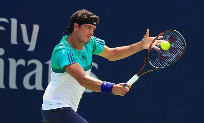 TORONTO, July 23, 2016 -- Emilio Gomez of Ecuador returns the ball against Matthew Barton of Australia during the first round of men s singles qualifying match at the 2016 Rogers Cup in Toronto, Canada, July 23, 2016. Emilio Gomez won 2-0. )(hcs) (SP)CANADA-TORONTO-TENNIS-ROGERS CUP-MEN S SINGLES-QUALIFYING ZouxZheng 