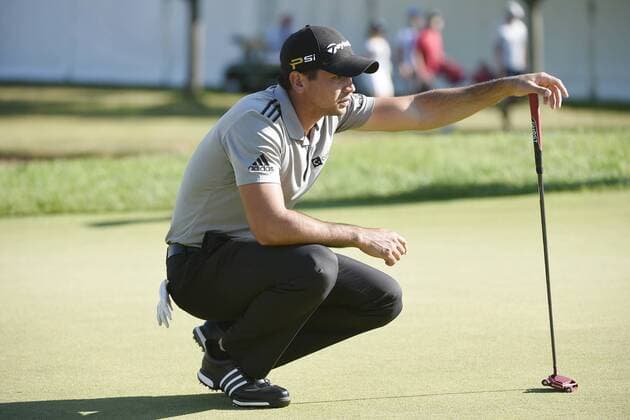 July 23, 2016: Jason Day lines up a putt on the first hole in the third round at the RBC Canadian Open at Glen Abbey Golf Club in Oakville, Ontario. (Photo by Gerry Angus Icon Sportswire) GOLF: JUL 23 PGA Golf Herren - RBC Canadian Open - Third Round Icon16072301 EDITORIAL USE ONLY