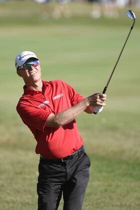 July 23, 2016: John Senden hits his approach shot to the first hole in the third round at the RBC Canadian Open at Glen Abbey Golf Club in Oakville, Ontario. (Photo by Gerry Angus Icon Sportswire) GOLF: JUL 23 PGA Golf Herren - RBC Canadian Open - Third Round Icon16072308 EDITORIAL USE ONLY
