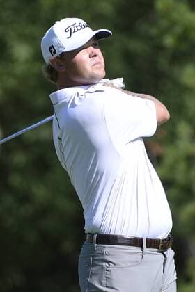 July 23, 2016: Patton Kizzire hits his approach shot to the third hole in the third round at the RBC Canadian Open at Glen Abbey Golf Club in Oakville, Ontario. (Photo by Gerry Angus Icon Sportswire) GOLF: JUL 23 PGA Golf Herren - RBC Canadian Open - Third Round Icon16072320 EDITORIAL USE ONLY