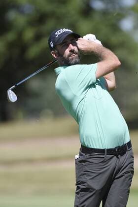 July 23, 2016: Geoff Ogilvy hits his approach shot to the third hole in the third round at the RBC Canadian Open at Glen Abbey Golf Club in Oakville, Ontario. (Photo by Gerry Angus Icon Sportswire) GOLF: JUL 23 PGA Golf Herren - RBC Canadian Open - Third Round Icon16072335 EDITORIAL USE ONLY