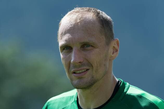 AUT, TL Werder Bremen 2016 - Training Tag 03 24.07.2016, Potplatz, Zell am Ziller, AUT, TL Werder Bremen 2016 - Training Tag 03, im Bild Jaroslav Drobny Drobny (Bremen 33) Jaroslav Drobny Drobny (Bremen 33) Portrait Blauer Himmer Einzelaktion, Halbkörper Halbkoerper, nordphotoxKokenge