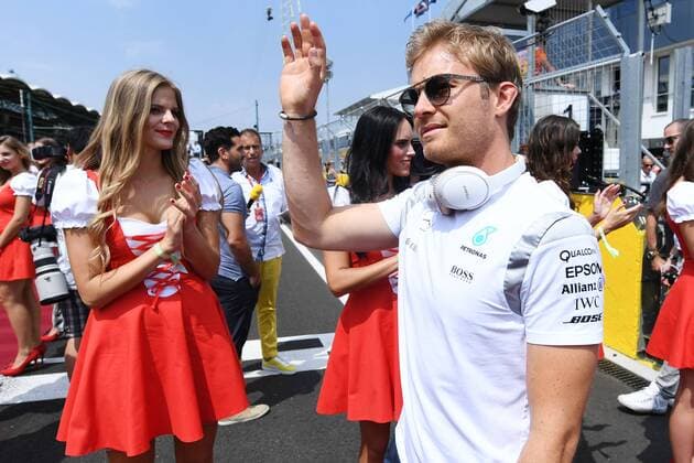 Formel 1, GP Ungarn, Fahrerparade Motorsports: FIA Formula One World Championship WM Weltmeisterschaft 2016, Grand Prix of Hungary, 6 Nico Rosberg (GER, Mercedes AMG Petronas Formula One Team), xHOCHxZWEIx