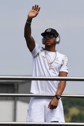 Formel 1, GP Ungarn, Fahrerparade Motorsports: FIA Formula One World Championship WM Weltmeisterschaft 2016, Grand Prix of Hungary, 44 Lewis Hamilton (GBR, Mercedes AMG Petronas Formula One Team), xHOCHxZWEIx