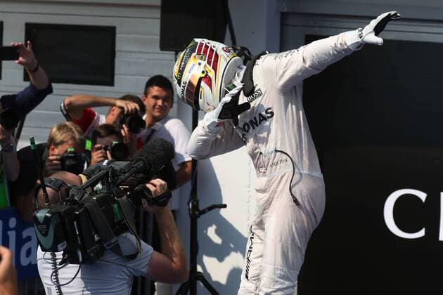 Motorsports: FIA Formula One World Championship WM Weltmeisterschaft 2016, Grand Prix of Hungary, 44 Lewis Hamilton (GBR, Mercedes AMG Petronas Formula One Team), xHOCHxZWEIx