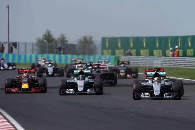 Motorsports: FIA Formula One World Championship WM Weltmeisterschaft 2016, Grand Prix of Hungary, 44 Lewis Hamilton (GBR, Mercedes AMG Petronas Formula One Team), 3 Daniel Ricciardo (AUS, Red Bull Racing), 6 Nico Rosberg (GER, Mercedes AMG Petronas Formula One Team), 33 Max Verstappen (NLD, Red Bull Racing), xHOCHxZWEIx