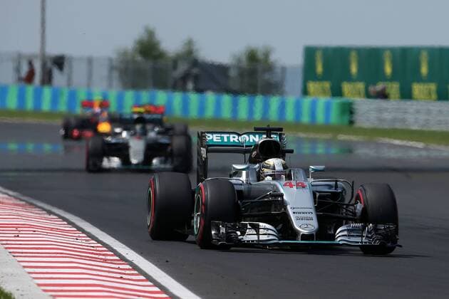 Motorsports: FIA Formula One World Championship WM Weltmeisterschaft 2016, Grand Prix of Hungary, 44 Lewis Hamilton (GBR, Mercedes AMG Petronas Formula One Team), xHOCHxZWEIx