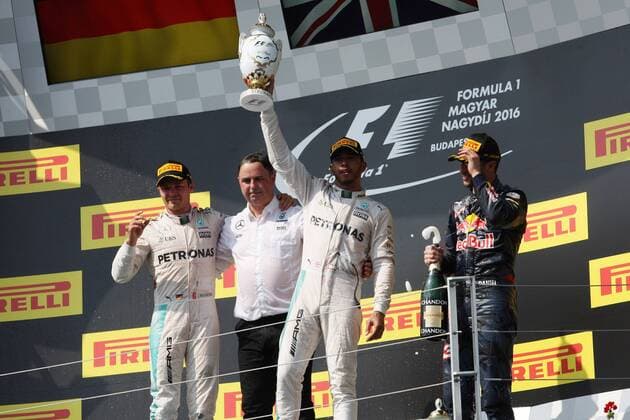 Formel 1, Lewis Hamilton gewinnt GP Ungarn Hungarian Grand Prix, Hungaroring, Budapest 21 - 24 July 2016 24.07.2016 - Race, 1st position Lewis Hamilton (GBR) Mercedes AMG F1 W07 Hybrid, 2nd position Nico Rosberg (GER) Mercedes AMG F1 W07 Hybrid and 3rd position Daniel Ricciardo (AUS) Red Bull Racing RB12 