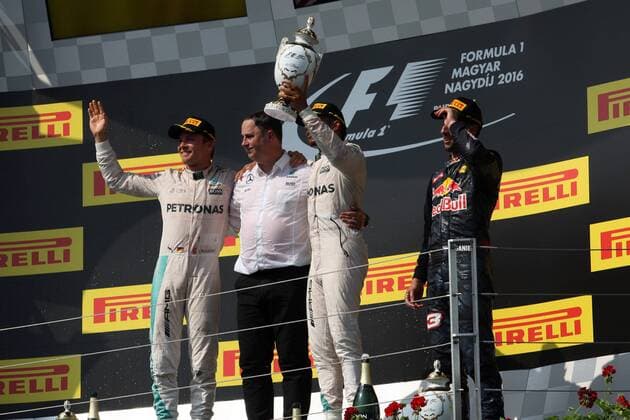 Formel 1, Lewis Hamilton gewinnt GP Ungarn Hungarian Grand Prix, Hungaroring, Budapest 21 - 24 July 2016 24.07.2016 - Race, 1st position Lewis Hamilton (GBR) Mercedes AMG F1 W07 Hybrid, 2nd position Nico Rosberg (GER) Mercedes AMG F1 W07 Hybrid and 3rd position Daniel Ricciardo (AUS) Red Bull Racing RB12 