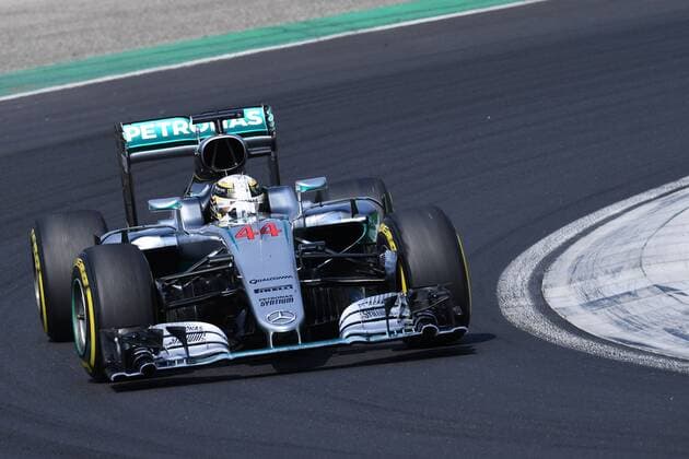 Formel 1, GP Ungarn Motorsports: FIA Formula One World Championship WM Weltmeisterschaft 2016, Grand Prix of Hungary, 44 Lewis Hamilton (GBR, Mercedes AMG Petronas Formula One Team), xHOCHxZWEIx