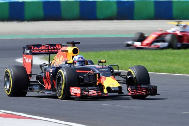 Formel 1, GP Ungarn Motorsports: FIA Formula One World Championship WM Weltmeisterschaft 2016, Grand Prix of Hungary, 3 Daniel Ricciardo (AUS, Red Bull Racing), xHOCHxZWEIx