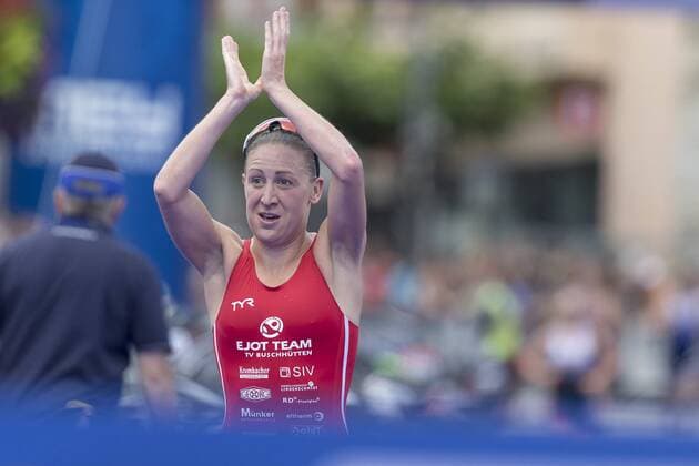 Siegerin, Jodie Stimpson (EJOT Team Buschnuetten), 1. Bitburger 0,0% Triathlon-Bundesliga, Damen, Mey Generalbau Citytriathlon Tuebingen, DTU-Roadshow 2016, Deutsche Triathlon Union, 24.07.2016, Tuebingen Copyright: Walther Eibner-Pressefoto EP_SWR