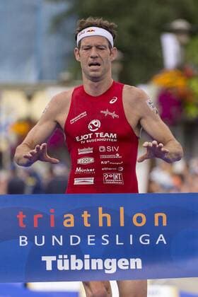 1. Sieger, Sven Riederer (EJOT Team Buschhuetten), 1. Bitburger 0,0% Triathlon-Bundesliga, Herren, Mey Generalbau Citytriathlon Tuebingen, DTU-Roadshow 2016, Deutsche Triathlon Union, 24.07.2016, Tuebingen Copyright: Walther Eibner-Pressefoto EP_SWR