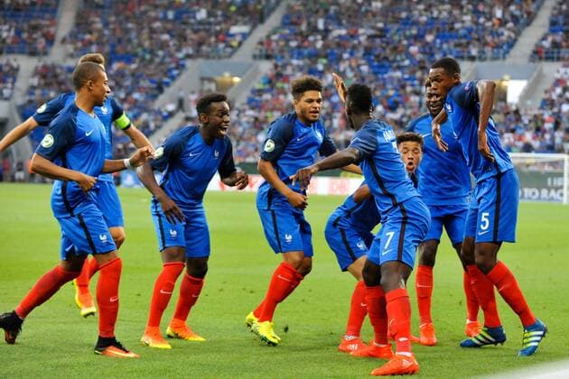 GER, UEFA U19 2016, Finale, Frankreich (FRA) vs Italien (ITA) 24.07.2016, Rhein-Neckar-Arena, Sinsheim, GER, UEFA U19 EURO 2016, Finale, France (FRA) vs Italy (ITA), picture shows im Bild: Jean-Kevin Augustin ( 7, Frankreich France (FRA)) jubelt ueber sein Tor zum 1:0, mit Amine Harit ( 14, Frankreich France (FRA)), Issa Diop ( 5, Frankreich France (FRA)) Foto © nordphoto Fabisch nordphotox xFabisch