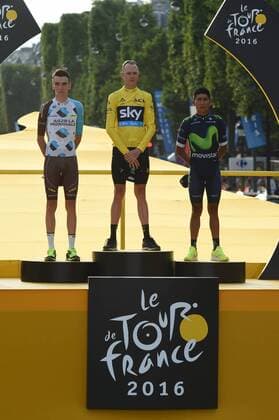 Tour de France, Siegerehrung Gesamtwertungen 24-07-2016 Tour De France; Tappa 21 Chantilly - Paris; 2016, Team Sky; 2016, Ag2r La Mondiale; 2016, Movistar; Froome, Christopher; Bardet, Romain; Quintana Rojas Nairo, Alexander; Paris; 