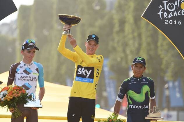 Tour de France, Siegerehrung Gesamtwertungen 24-07-2016 Tour De France; Tappa 21 Chantilly - Paris; 2016, Team Sky; 2016, Ag2r La Mondiale; 2016, Movistar; Froome, Christopher; Bardet, Romain; Quintana Rojas Nairo, Alexander; Paris; 
