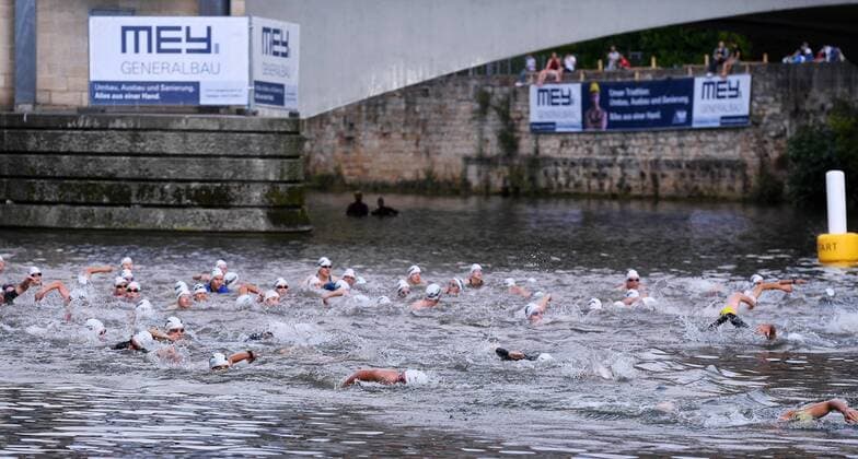 Triathlon 24.07.2016 2. Mey Generalbau Citytriathlon Tuebingen 2016 Schnupperdistanz, Start Schwimmen 