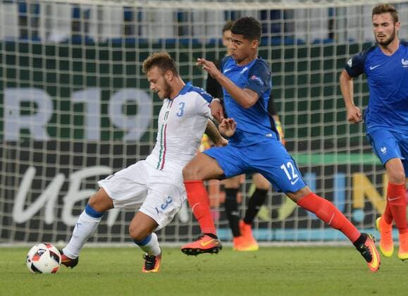24.07.2016, xmhx, Fussball EM 2016 U19 Finale, Italien - Frankreich, emspor v.l. Federico Dimarco (Italien), Ludovic Blas (Frankreich) Sinsheim