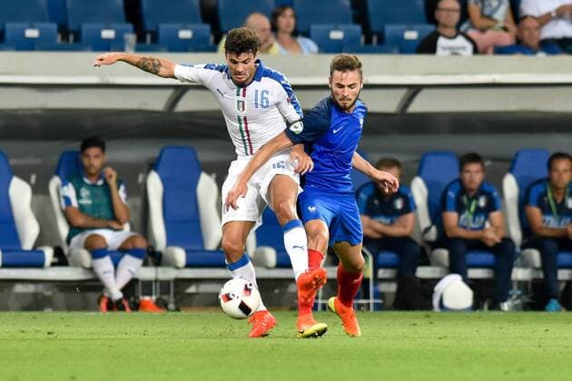 GER, UEFA U19 2016, Finale, Frankreich (FRA) vs Italien (ITA) 24.07.2016, Rhein-Neckar-Arena, Sinsheim, GER, UEFA U19 EURO 2016, Finale, France (FRA) vs Italy (ITA), picture shows im Bild: Patrick Cutrone ( 16, Italien Italy (ITA) gegen Lucas Tousart ( 8, Frankreich France (FRA)) Foto © nordphoto Fabisch nordphotox xFabisch