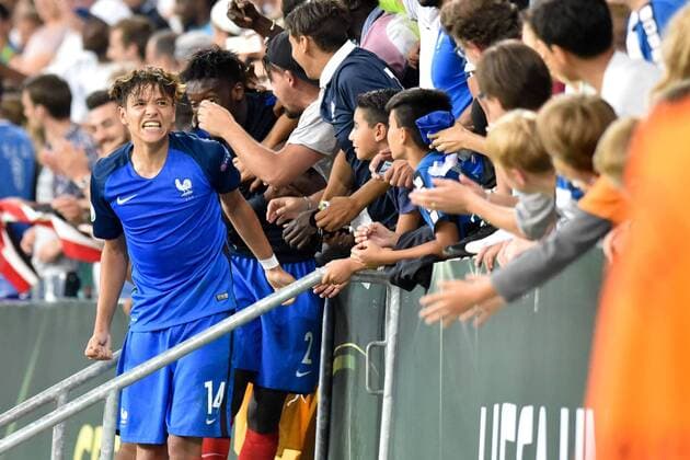 GER, UEFA U19 2016, Finale, Frankreich (FRA) vs Italien (ITA) 24.07.2016, Rhein-Neckar-Arena, Sinsheim, GER, UEFA U19 EURO 2016, Finale, France (FRA) vs Italy (ITA), picture shows im Bild: Amine Harit ( 14, Frankreich France (FRA)) laesst sich feiern Foto © nordphoto Fabisch nordphotox xFabisch