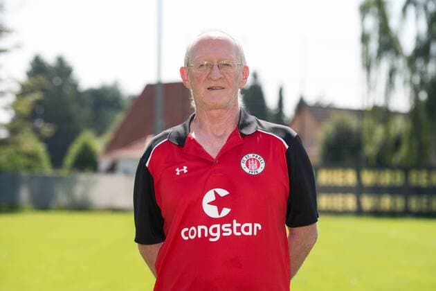 Fußball, GER, 2.Bundesliga, Porträttermin 2016 2017, FC St.Pauli, Physiotherapeut Ronald Wollmann