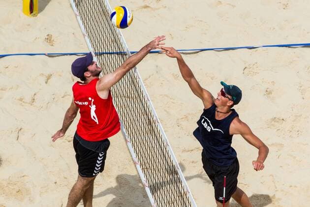 Block Marko Kienast - Angriff Mirko Schneider; LBS-Cup Beachvolleyball A-Top, Marktplatz, Offenburg Germany, 20160724; Offenburg Copyright: Wuechnerx xEibner-Pressefoto EP_nwr