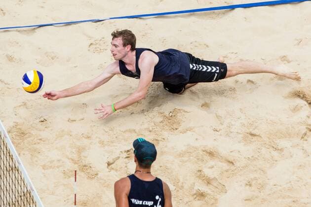 Hechtbagger Diver Benjamin Benny Loritz (SSC Karlsruhe); LBS-Cup Beachvolleyball A-Top, Marktplatz, Offenburg Germany, 20160724; Offenburg Copyright: Wuechnerx xEibner-Pressefoto EP_nwr