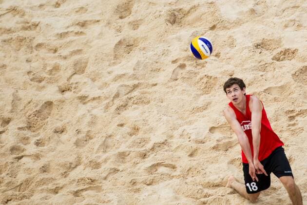 Zuspiel Andreas Bender (Untersee Volleys); LBS-Cup Beachvolleyball A-Top, Marktplatz, Offenburg Germany, 20160724; Offenburg Copyright: Wuechnerx xEibner-Pressefoto EP_nwr