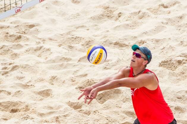 Zuspiel Mirko Schneider (TSV GA Stuttgart); LBS-Cup Beachvolleyball A-Top, Marktplatz, Offenburg Germany, 20160724; Offenburg Copyright: Wuechnerx xEibner-Pressefoto EP_nwr