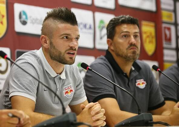 Fußball, CL Quali, Red Bull Salzburg - PK SOCCER - CL, quali, Tirana vs RBS TIRANA,ALBANIA,25.JUL.16 - SOCCER - UEFA Champions League, qualification, FK Partizani Tirana vs Red Bull Salzburg, RBS press conference PK Pressekonferenz Image shows Valon Berisha and head coach Oscar Garcia (RBS). GEPAxpictures xFelixxRoittner