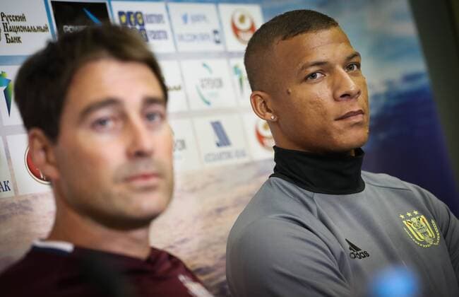 Anderlecht s head coach Rene Weiler and Anderlecht s Sebastien De Maio pictured during a press conference PK Pressekonferenz of Belgian first league soccer team RSC Anderlecht in Rostov-on-Don, Russia, Monday 25 July 2016. Tomorrow Anderlecht is playing the first leg of the third qualification round for the Champions League competition against Russian team FC Rostov. VIRGINIExLEFOUR  x04898643x