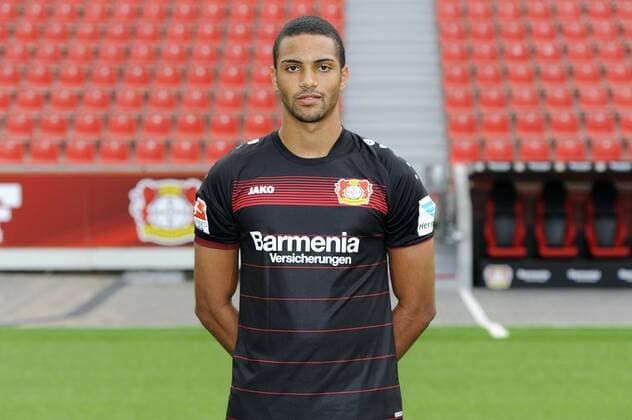 Porträt: Fußball, GER, 1.BL, Bundesliga, Liga, Porträttermin 2016 2017, Bayer Leverkusen: Malcolm Cacutalua (Leverkusen). Einzelbild, Portrait, Porträt.