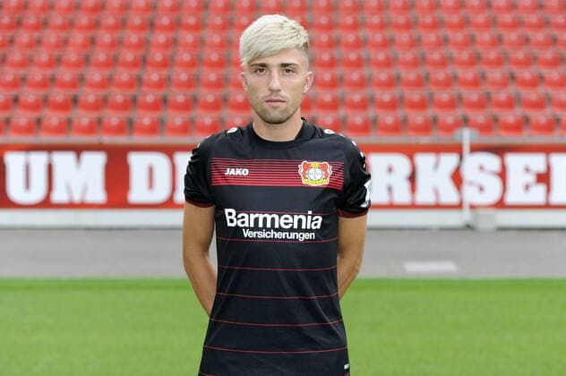 Porträt: Fußball, GER, 1.BL, Bundesliga, Liga, Porträttermin 2016 2017, Bayer Leverkusen: Kevin Kampl (Leverkusen). Einzelbild, Portrait, Porträt.