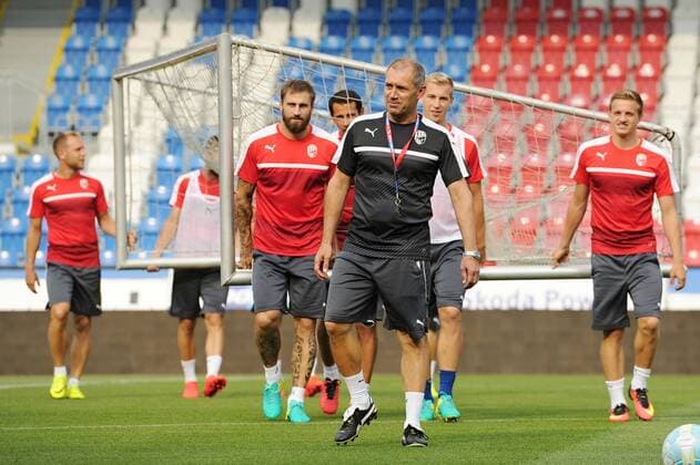 Viktoria Plzen coach Roman Pivarnik (centre) in action during the training session prior to 3rd qualifying round of football Champions League, 1st leg: Viktoria Plzen vs Karabach in Plzen, Czech Republic, July 25, 2016. (CTKxPhoto PavelxNemecek) CTKPhotoP201607250769501  nmc1