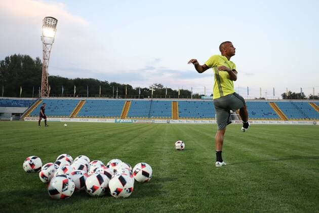 Anderlecht s Sebastien De Maio pictured during a training session of Belgian first league soccer team RSC Anderlecht in Rostov-on-Don, Russia, Monday 25 July 2016. Tomorrow Anderlecht is playing the first leg of the third qualification round for the Champions League competition against Russian team FC Rostov. VIRGINIExLEFOUR  x04898663x