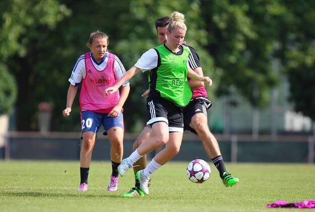 25.07.2016 xcex Deutschland, Frankfurt, Fussball, Frauenfussball Allianz Frauen-Bundesliga Saison 2016 2017 Trainingsauftakt 1. FFC Frankfurt Testspielerin Julie Karn aus Kanada