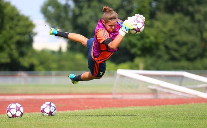25.07.2016 xcex Deutschland, Frankfurt, Fussball, Frauenfussball Allianz Frauen-Bundesliga Saison 2016 2017 Trainingsauftakt 1. FFC Frankfurt Desirée Schumann