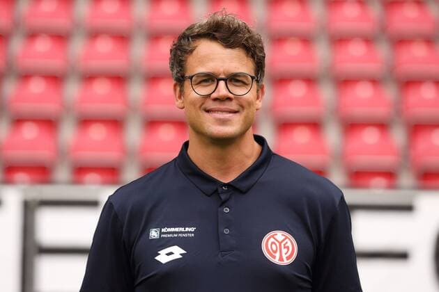 STEFFEN TROESTER PHYSIOTHERAPEUT FUSSBALL, GER, 1. LIGA, BUNDESLIGA, PORTRAETTERMIN 2016 2017, FSV MAINZ 05 