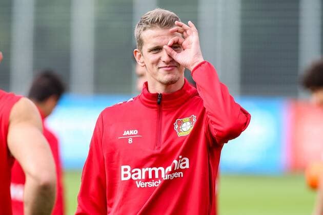 Lars Bender ( 8, Bayer 04 Leverkusen) mach Spass auf dem Trainingsplatz, Training Bayer 04 Leverkusen, Fussball, 1. Bundesliga, 26.07.2016, Leverkusen Copyright: Deutzmannx xEibner-Pressefoto EP_cdn