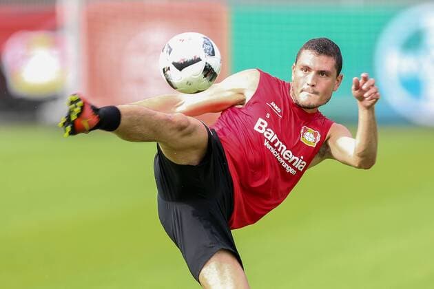 Kyriakos Papadopoulos ( 5, Bayer 04 Leverkusen) am Ball, Training Bayer 04 Leverkusen, Fussball, 1. Bundesliga, 26.07.2016, Leverkusen Copyright: Deutzmannx xEibner-Pressefoto EP_cdn