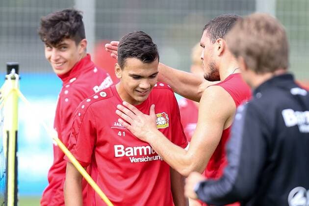 Kyriakos Papadopoulos ( 5, Bayer 04 Leverkusen) schnappt sich Attakaan Akkaynak ( 41, Bayer 04 Leverkusen), Training Bayer 04 Leverkusen, Fussball, 1. Bundesliga, 26.07.2016, Leverkusen Copyright: Deutzmannx xEibner-Pressefoto EP_cdn