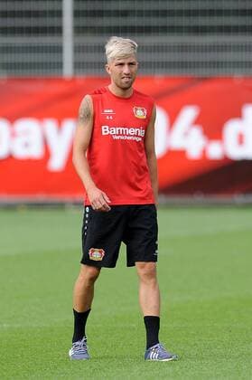 Kevin Kampl ( Bayer 04 Leverkusen ) mit Loewen Tattoo auf dem rechten Oberarm. Training Bayer 04 Leverkusen, Fussball, 1. Bundesliga, 14.07.2016 Foto : Thomas Thienel Eibner Leverkusen Copyright: Thienel Eibner-Pressefoto EP_TTL
