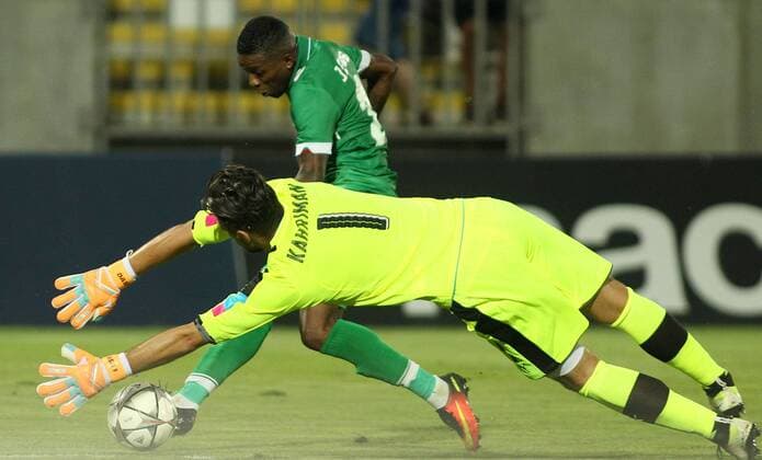 26.07.2016 Razgrad(Bulgaria) PFC Ludogorets-FK Crvena Zvezda(FC Red Star) Uefa 3rd leg Champions League qualify men s football Jonathan Cafu(behind) PFC Ludogorets scoring first goal on match beside Damir Kahriman (in front) FK Crvena Zvezda(FC Red Star) : 