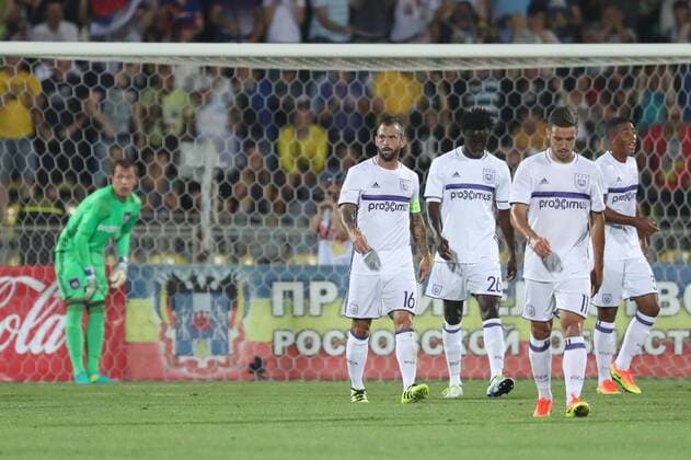 Anderlecht s players look dejected during the first leg of the third qualification round between Belgian first league soccer team RSC Anderlecht and Russian team FC Rostov in the Champions League competition, on Tuesday 26 July 2016, in Rostov-on-Don, Russia. VIRGINIExLEFOUR  x04899209x