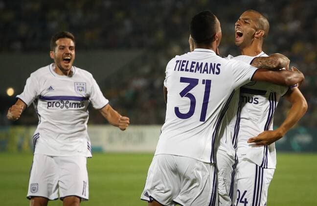 Anderlecht s Sofiane Hanni (R) celebrates with his teammates after scoring during the first leg of the third qualification round between Belgian first league soccer team RSC Anderlecht and Russian team FC Rostov in the Champions League competition, on Tuesday 26 July 2016, in Rostov-on-Don, Russia. VIRGINIExLEFOUR  x04899236x