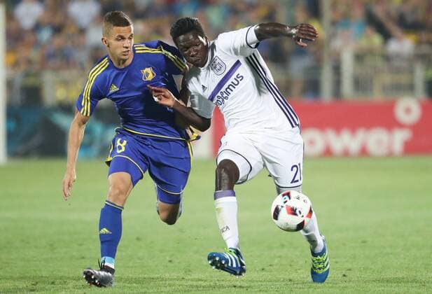 Rostov s Igor Kireev and Anderlecht s Fabrice N Sakala fight for the ball during the first leg of the third qualification round between Belgian first league soccer team RSC Anderlecht and Russian team FC Rostov in the Champions League competition, on Tuesday 26 July 2016, in Rostov-on-Don, Russia. VIRGINIExLEFOUR  x04899274x