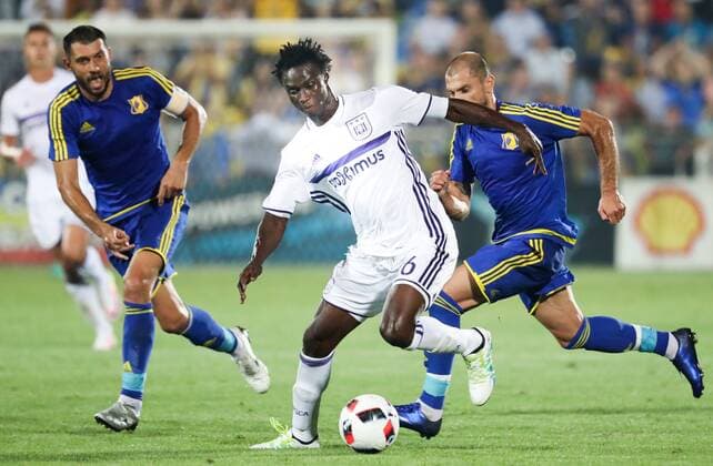 Anderlecht s Idrissa Sylla and Rostov s Aleksandr Gatskan fight for the ball during the first leg of the third qualification round between Belgian first league soccer team RSC Anderlecht and Russian team FC Rostov in the Champions League competition, on Tuesday 26 July 2016, in Rostov-on-Don, Russia. VIRGINIExLEFOUR  x04899276x