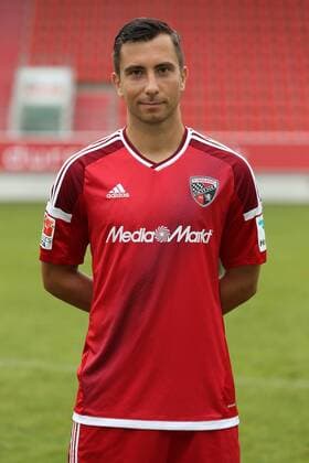1. Bundesliga - Fußball - GER - FC Ingolstadt 04 - 2016 2017- Porträttermin - Markus Suttner (29, FCI) 1. BL - FC Ingolstadt 04 Saison 2016 2017