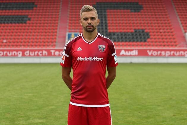 1. Bundesliga - Fußball - GER - FC Ingolstadt 04 - 2016 2017- Porträttermin - Lukas Hinterseer (16, FCI) 1. BL - FC Ingolstadt 04 Saison 2016 2017